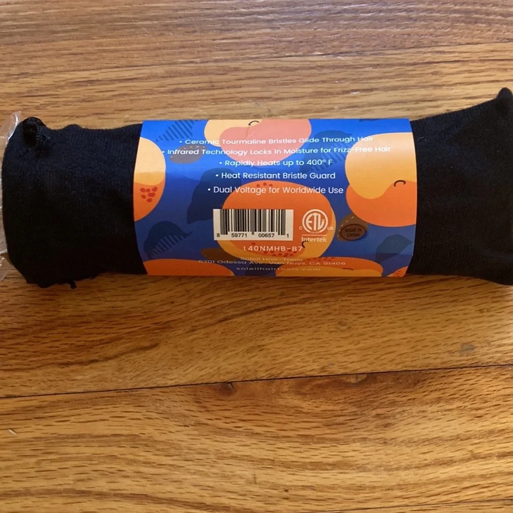 NIB Soleil Mini Heat Brush in Apricot